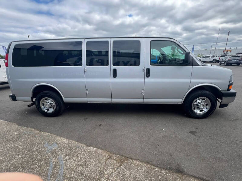 2017 Chevrolet Express LT 3500