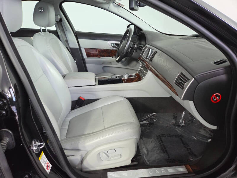 2011 Jaguar XF Premium