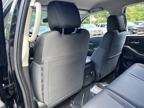 2025 Nissan Frontier SV