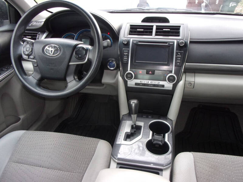 Image 6 of 2013 Toyota Camry Hybrid LE