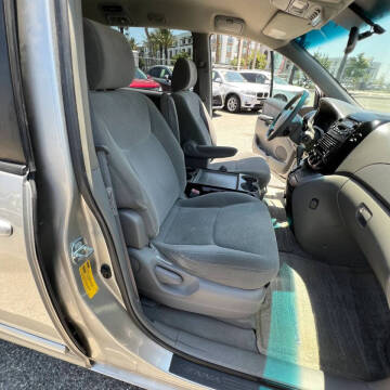 2004 Toyota Sienna