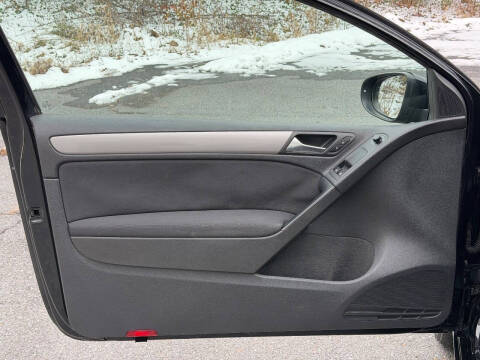 2013 Volkswagen Golf 2.5L PZEV