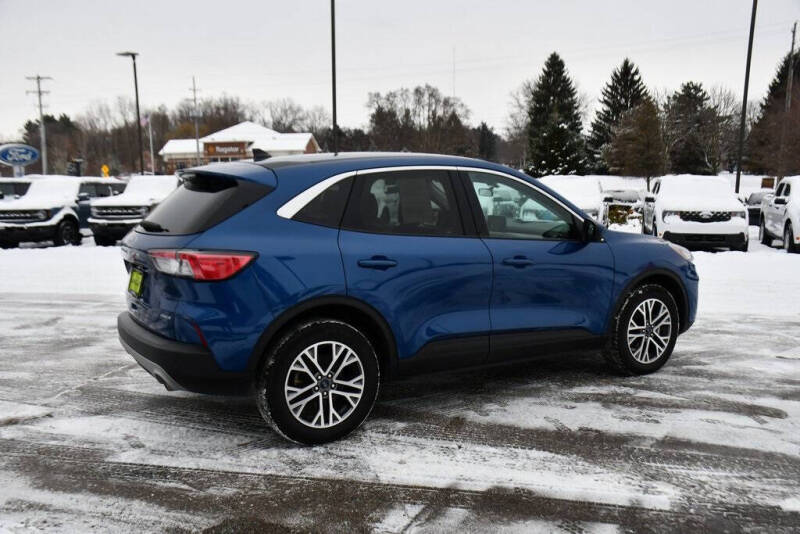 2022 Ford Escape Hybrid SEL