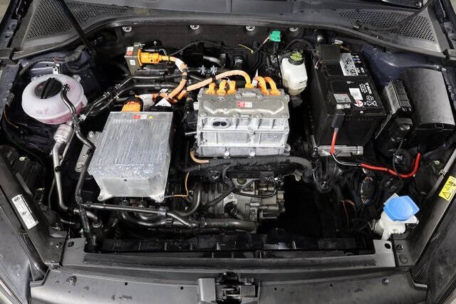 2017 Volkswagen e-Golf SE