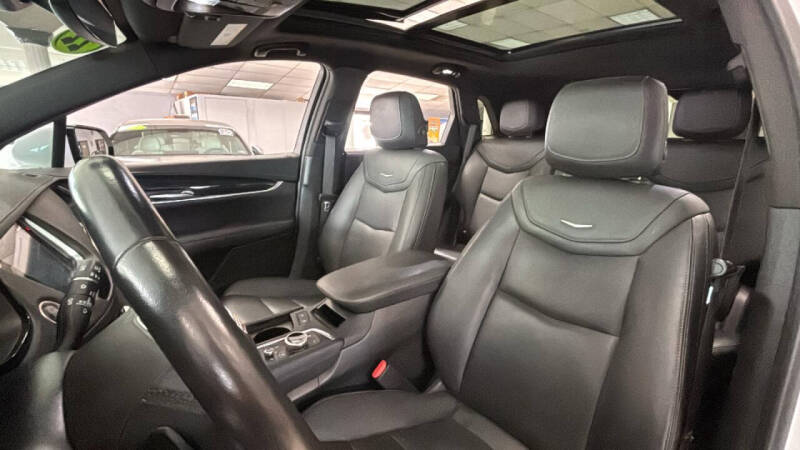 2022 Cadillac XT5 Premium Luxury