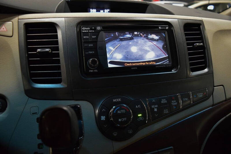 2013 Toyota Sienna XLE 8-Passenger