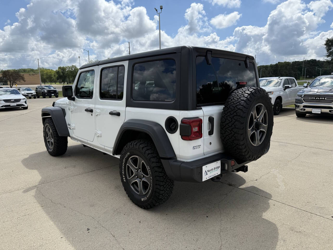 2018 Jeep Wrangler Unlimited Sport photo 3