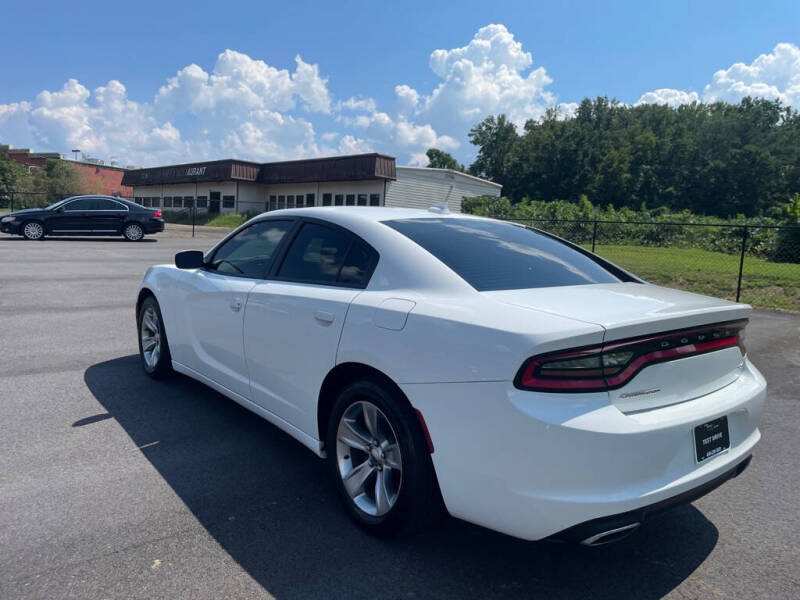 2016 Dodge Charger SXT