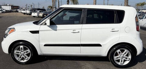 2011 Kia Soul +