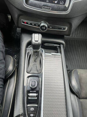 2019 Volvo XC90 T6 R-Design