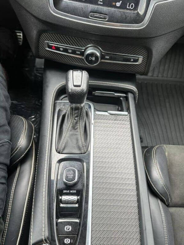 2019 Volvo XC90 T6 R-Design