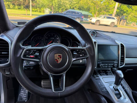 2017 Porsche Cayenne GTS