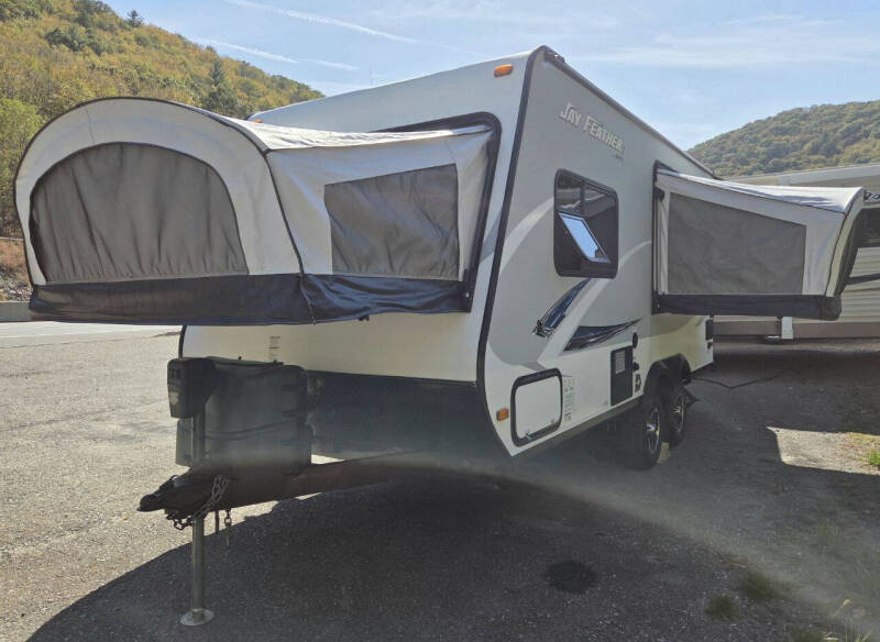 2017 Jayco Jay Feather