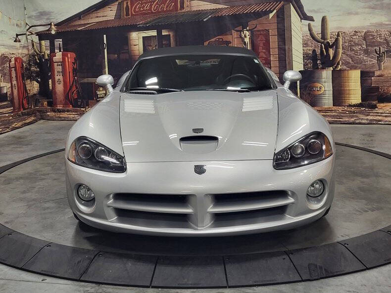 2005 Dodge Viper SRT-10