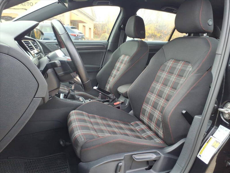 2019 Volkswagen Golf GTI S