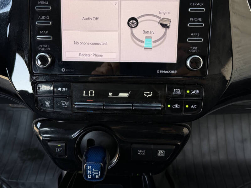 2021 Toyota Prius XLE