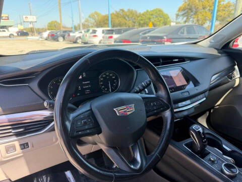2019 Cadillac XT4 Luxury