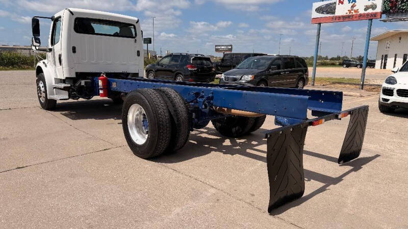 2016 Freightliner S2 Chassis
