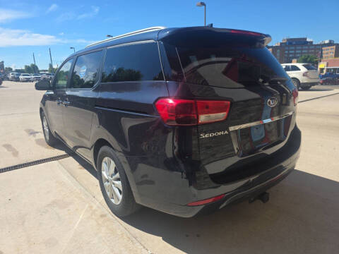 2017 Kia Sedona LX