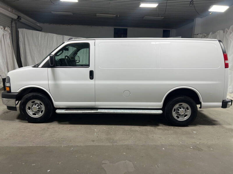 2024 Chevrolet Express 2500
