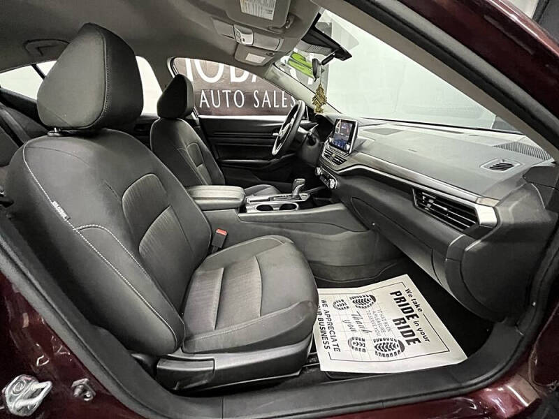 2024 Nissan Altima 2.5 SV