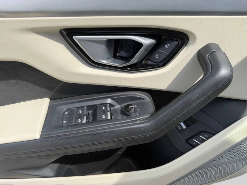 2019 Lamborghini Urus