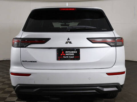 2026 Mitsubishi Outlander ES