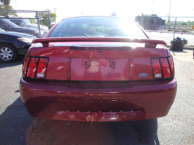 2004 Ford Mustang