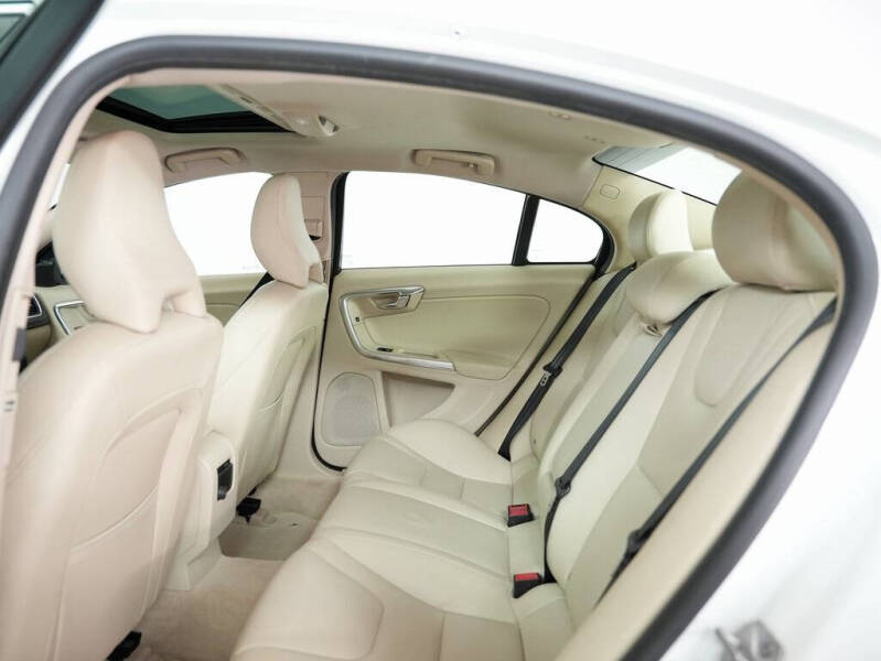 2015 Volvo S60 T5 Drive-E Platinum