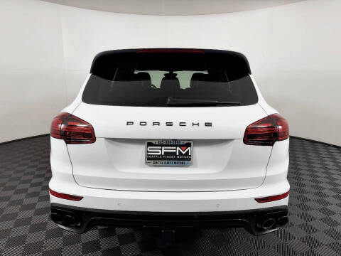 2017 Porsche Cayenne Platinum Edition