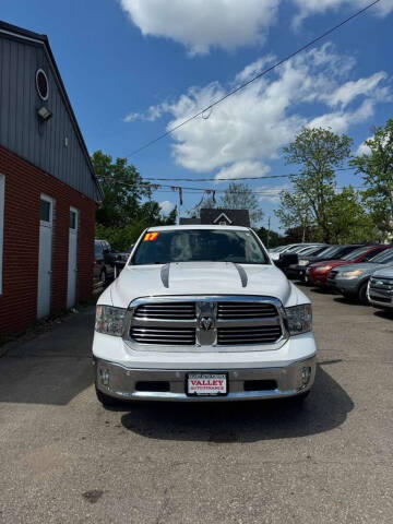 2017 RAM 1500 SLT