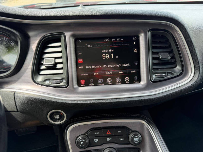 2016 Dodge Challenger SXT