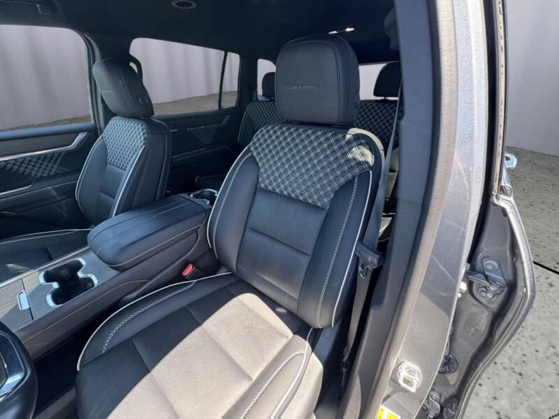 2025 GMC Acadia Denali