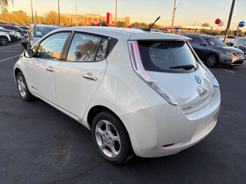 2011 Nissan LEAF SL