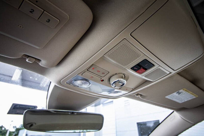 2017 Volkswagen Passat 1.8T SEL Premium