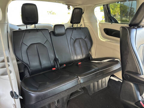 2018 Chrysler Pacifica Hybrid Limited