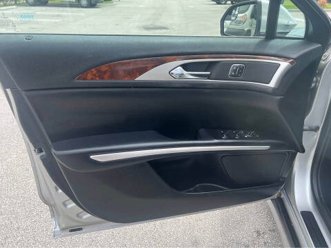 2016 Lincoln MKZ