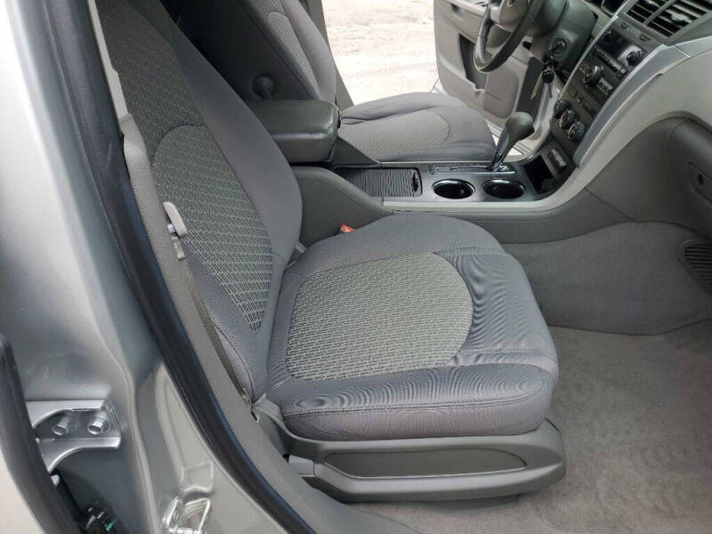 2011 Chevrolet Traverse LS