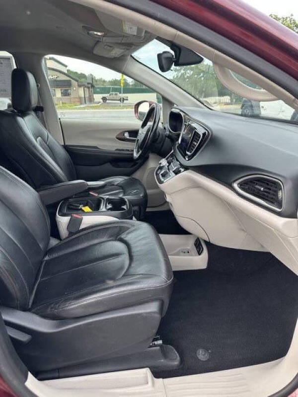 2017 Chrysler Pacifica Touring-L