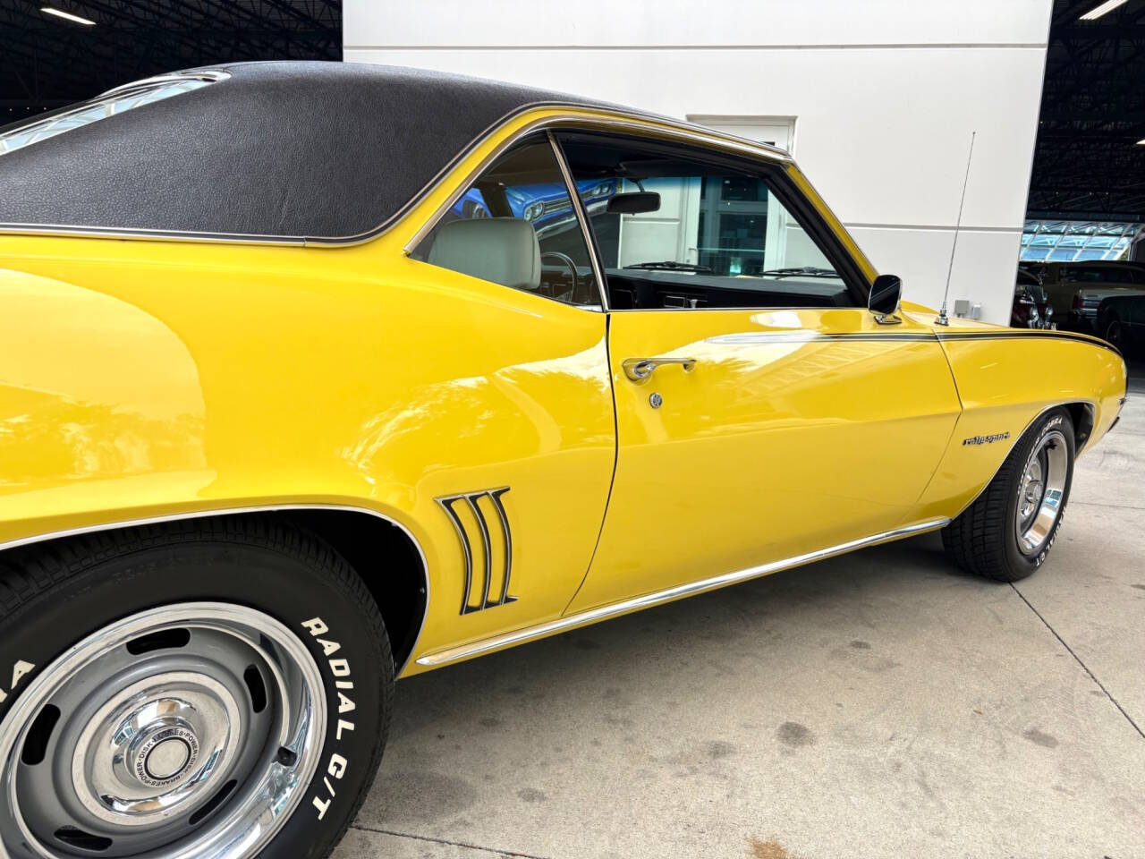 1969 Chevrolet Camaro 18