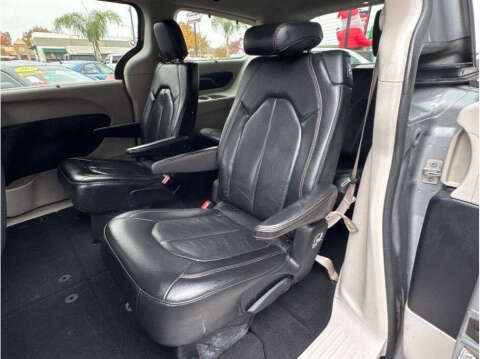 2020 Chrysler Pacifica Touring L