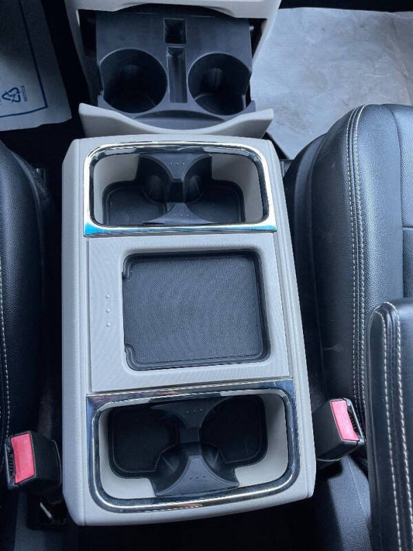 2014 Chrysler Town and Country Touring