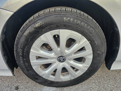 2019 Toyota Prius LE