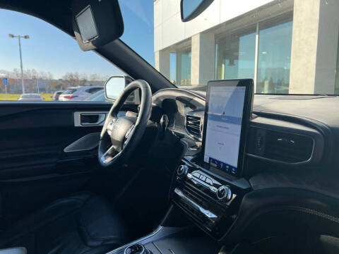 2023 Ford Explorer Hybrid Platinum