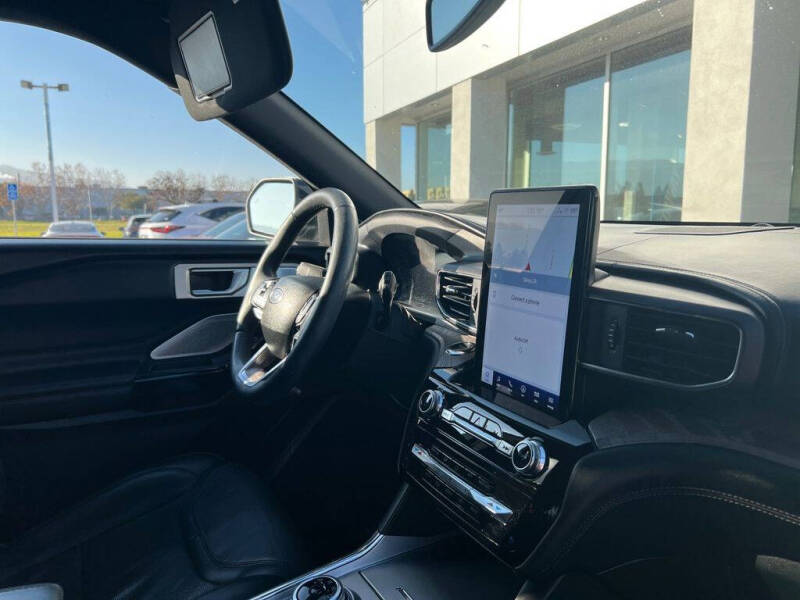 2023 Ford Explorer Hybrid Platinum