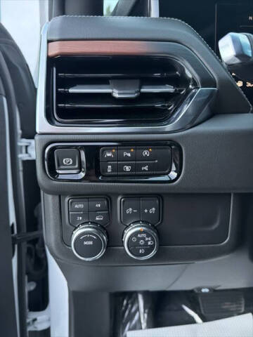 2025 GMC Yukon XL Denali