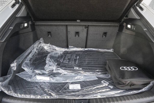 2024 Audi Q4 e-tron quattro Premium Plus 55