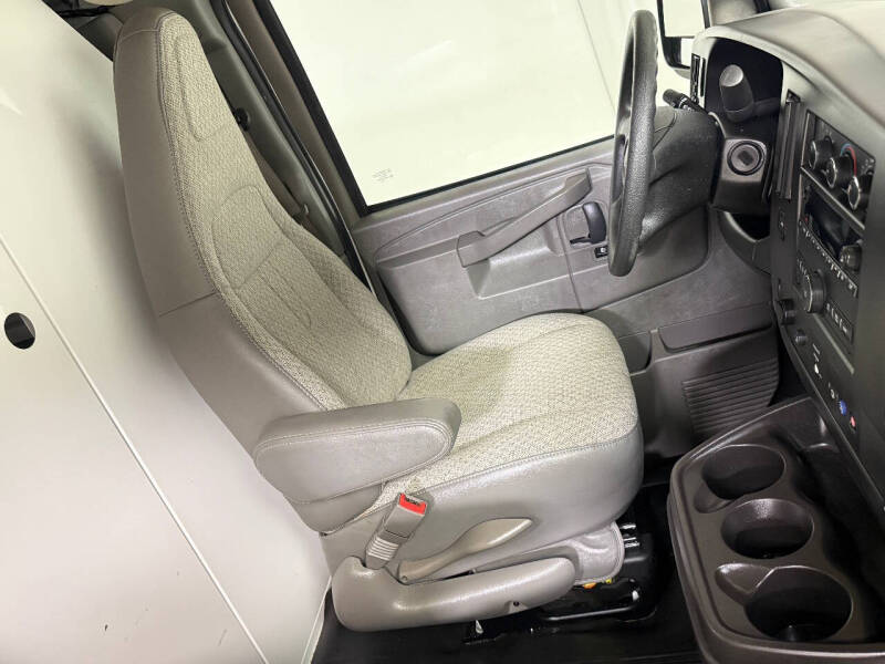 2024 GMC Savana 2500