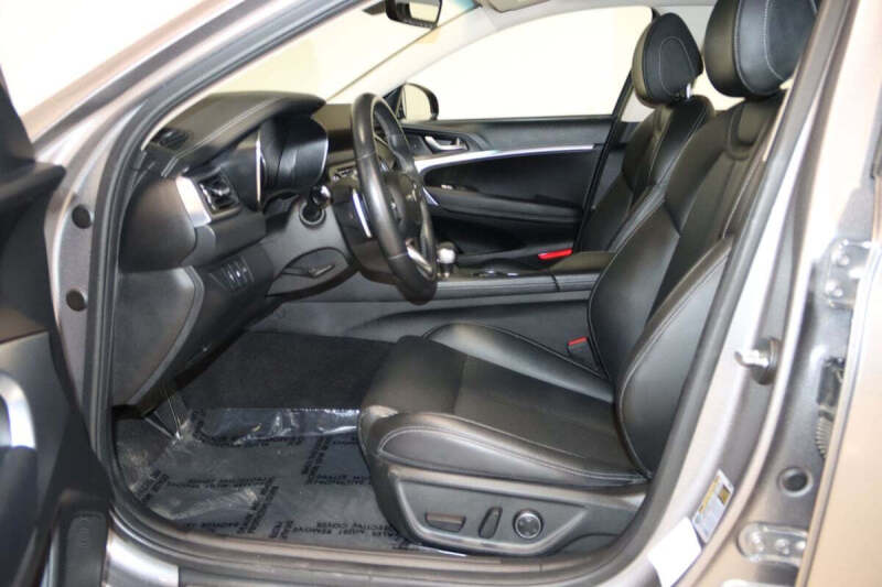 2023 Genesis G70