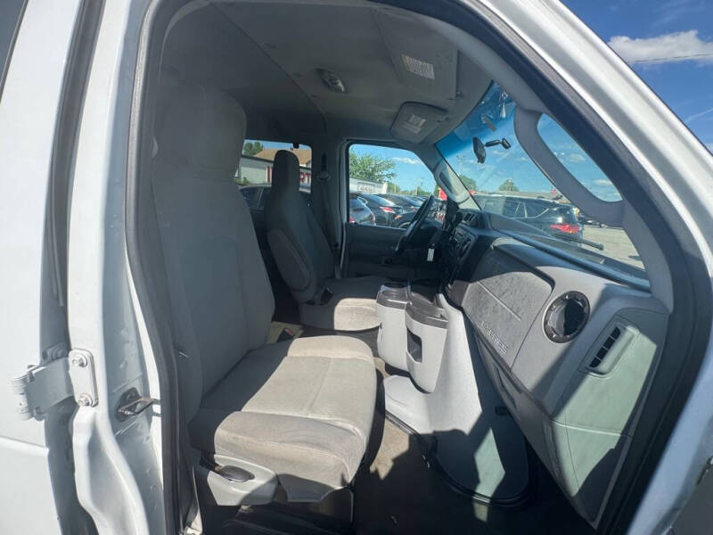 2011 Ford E-Series E-350 SD